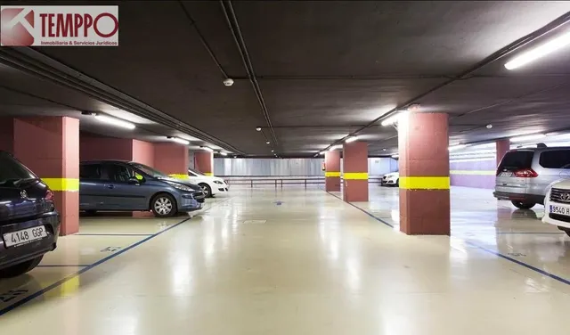 PLAZA de PARKING AMPLIA en c SANTA EULÀLIA 182 - foto 4