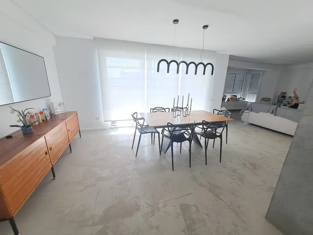 Ático de 4 Dormitorios y 2 Baños con Trastero en el Centro d