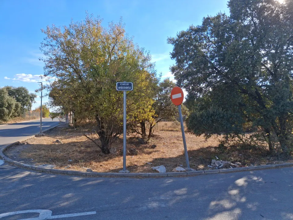 PARCELA DE ESQUINA EN ZONA PIOZ