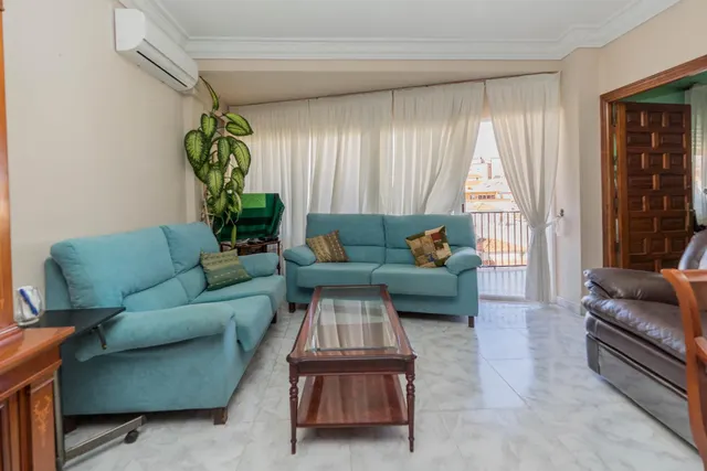 ¡Oportunidad única en el centro de Fuengirola! Piso en esquina con posibilidad de dividir en dos — 21