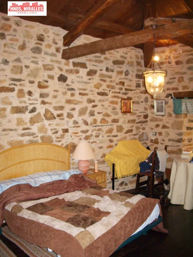 SE  VENDE CASA TIPICA MARAGATA INDEPENDIENTE EN EL CAMINO DE SANTIAGO — 27