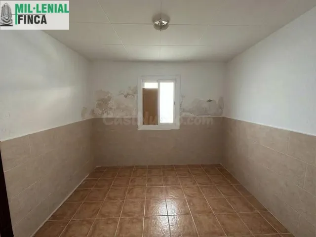 Casa con grandes terrazas y potencial de reforma en Sabadell - foto 3