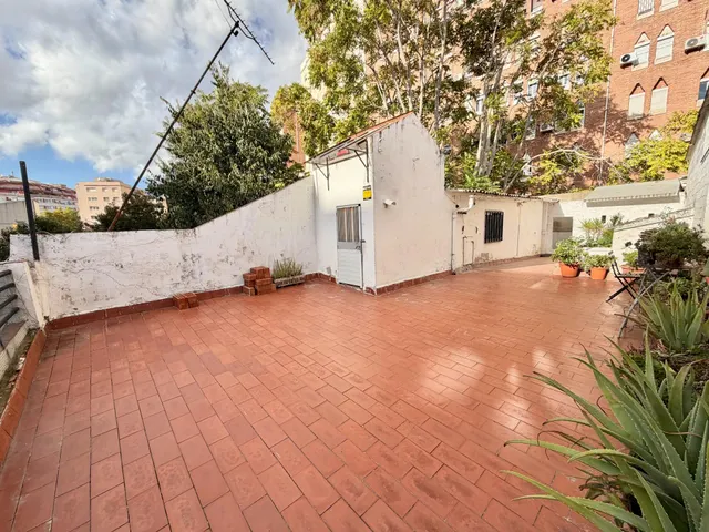 Encantadora Casa en La Marina del Port - Oportunidad para Re