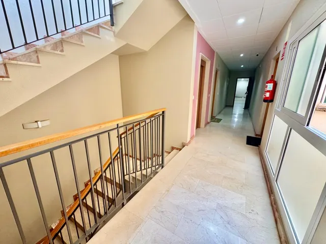 Impresionante Piso Seminuevo en Orihuela, con balcón, muy lu - foto 3