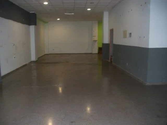 Local comercial — 3