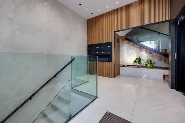 Impresionante apartamento de 3 dormitorios en el corazón de la ciudad — 28