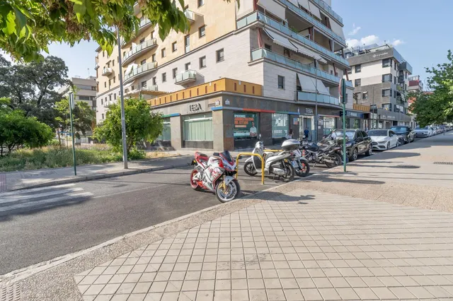 Se vende plaza de garaje en Parque Lagos cerca de Carrefour — 3