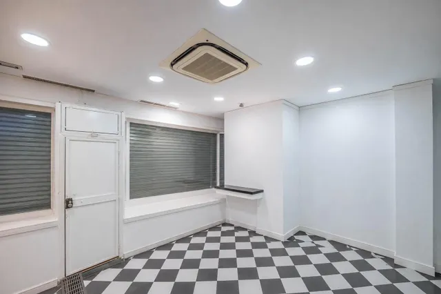 Local comercial 106m² en venta - Centro — 9