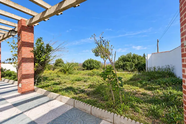 Casa reformada con piscina en parcela de 2.500 m2 (urbano y  - foto 5