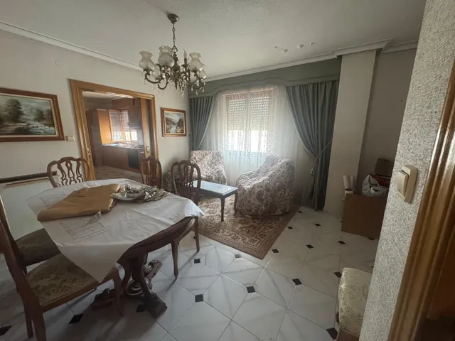 Edificio de dos apartamentos con terraza y garaje — 14