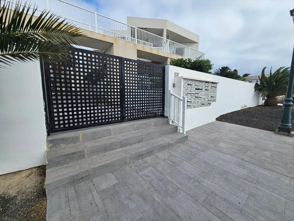 Local comercial 220m² en venta - Costa Teguise