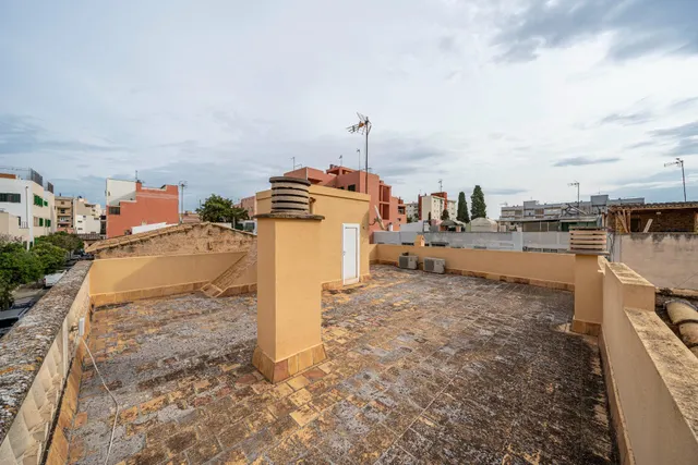 Casa de estilo mallorquín con patio, amplio garaje y terraza solárium — 29