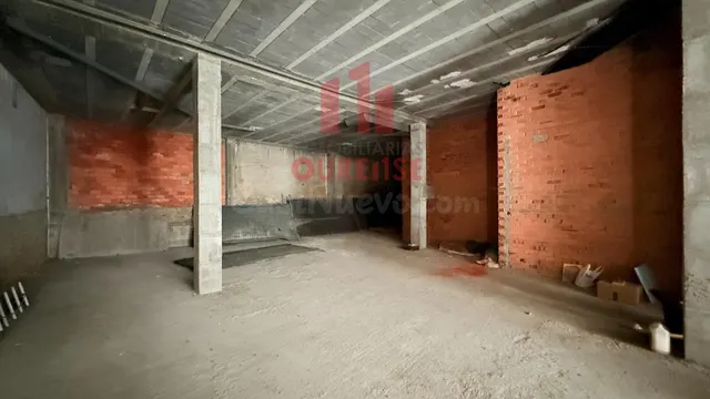 LOCAL COMERCIAL DE OBRA EN LA ZONA DE O COUTO - foto 3