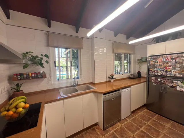 Una casa rural verdaderamente especial: privada, acogedora y perfectamente conectada tanto con el pueblo como con la costa. Bienvenido a un lugar dondela paz, el espacio y la naturaleza se fusionan — 10