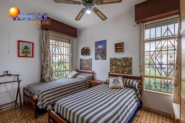 Gran casa con parcela y piscina en Cájar — 21