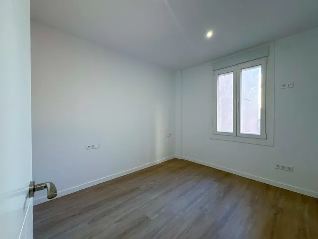 Moderno Piso Reformado en Príncep de Viana — 6