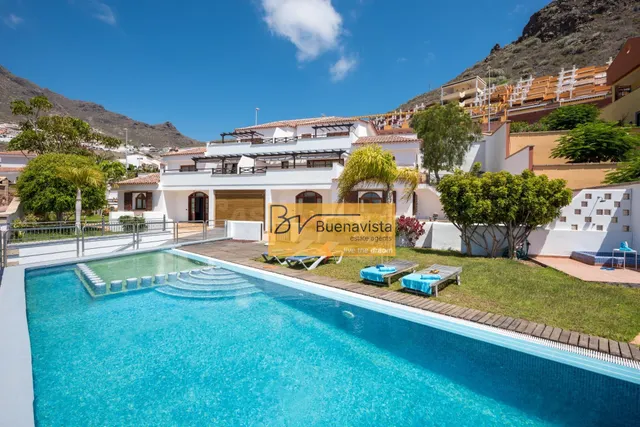 Villa de Lujo 9 habitaciones 560m² en venta - Torviscas Cent