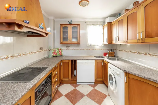 Local + vivienda en Avda. Cadiz — 20