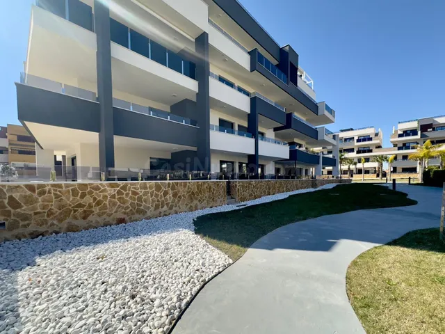 APARTAMENTO DE 3 DORMITORIOS 2 BAÑOS +2 PLAZAS DE GARAJES EN ORIHUELA COSTA (PLAYA FLAMENCA) — 2