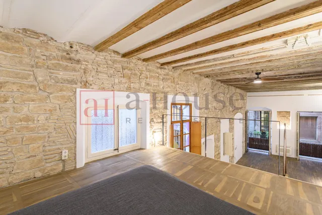 Piso con 2 lofts independientes con balcon baños cada uno y una excelente ubicación en el gòtico — 12