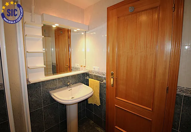 Magnifico apartamento de tres habitaciones junto al mar con piscina, garaje y trastero, zona playa de la Concha — 25