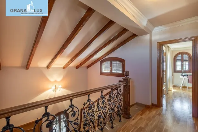 INCREÍBLE CHALET INDEPENDIENTE EN ZONA PRIVILEGIADA — 26