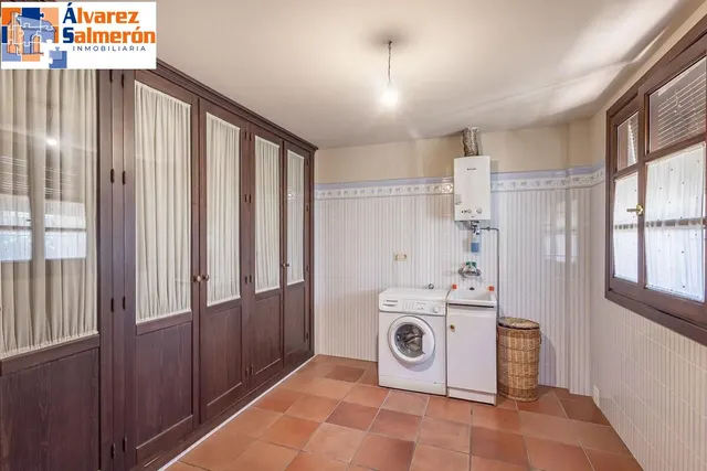 INCREÍBLE CHALET INDEPENDIENTE EN ZONA PRIVILEGIADA — 8