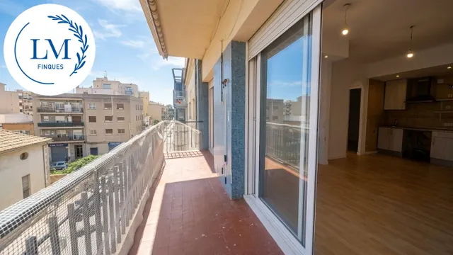 ¡Luminoso piso con gran balcón en pleno centro de Vilanova i la Geltrú! — 16