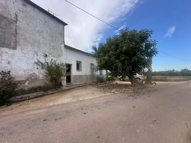 SE VENDE CASA DE CAMPO DE 246M2 Y TERRENO DE 6200M2 DE CULTI