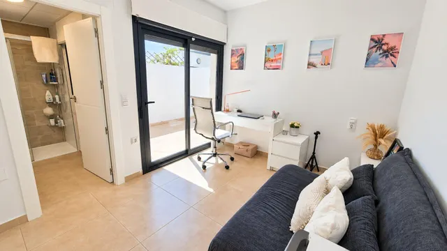 Chalet adosado en venta en Calle Nuez Moscada, 35 -28 — 11