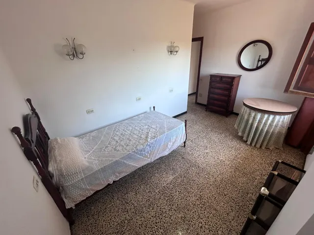 Amplio piso de 3 habitaciones, techo libre y dos balcones en Pòrtol — 8