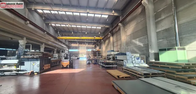 NAVE INDUSTRIAL A LA VENTA EN ZONA DE GRAN CRECIMIENTO COMER