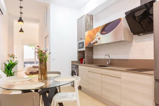 IMPRESIONANTE BAJO TOTALMENTE REFORMADO DE DISEÑO - foto 3