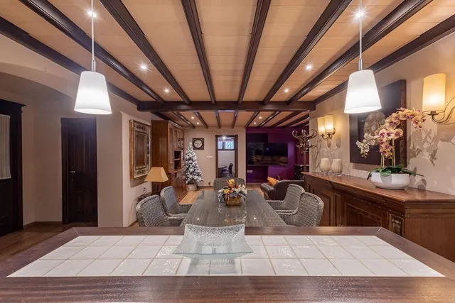 INCREÍBLE CHALET INDEPENDIENTE EN ZONA PRIVILEGIADA — 33