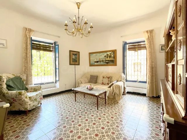 SE VENDE CASA DE PUEBLO DE TRES PLANTAS Y 7 DORMITORIOS EN A - foto 2