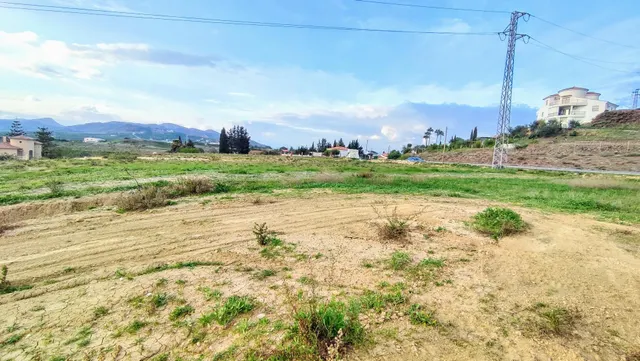 Se vende parcela de suelo en parte urbano, con pozo - ALHAURÍN DE LA TORRE — 2