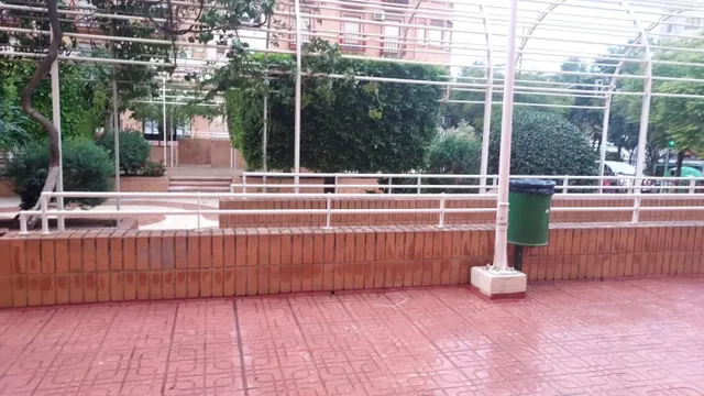 SE ALQUILA LOCAL /PUERTA AUTOMATICA / FRENTE HOSPITAL GENERAL — 5