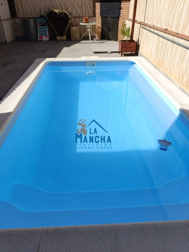 INMOBILIARIA LA MANCHA VENDE CASA BAJA CON TERRAZA Y PISCINA EN MADRIGUERAS ( ALBACETE ). — 7