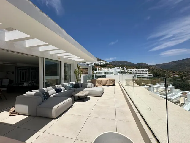 Ático Dúplex de Lujo con Piscina Privada en la Azotea y Vist - foto 5
