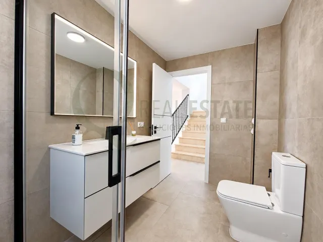 Chalet independiente con jardín y amplias terrazas en Lanuza, El Campello. — 18