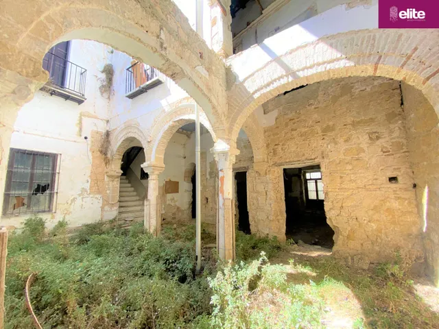 OPORTUNIDAD DE INVERSION MAGNIFICO PALACETE SEÑORIAL  EN EL CENTRO — 6