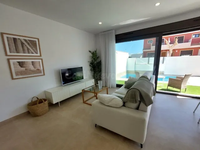 VILLA DE 3 DORMITORIOS Y 3 BAÑOS EN SAN PEDRO DEL PINATAR (MURCIA) — 5