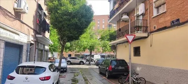 SE VENDE piso OKUPADO en C Rio Arauca 1 de Madrid - foto 5