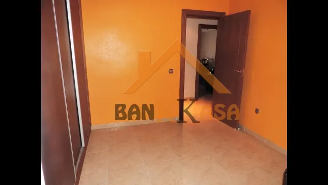 SE VENDE VIVIENDA SOBRE LOCAL EN SANTA MARÍA DEL ÁGUILA — 30