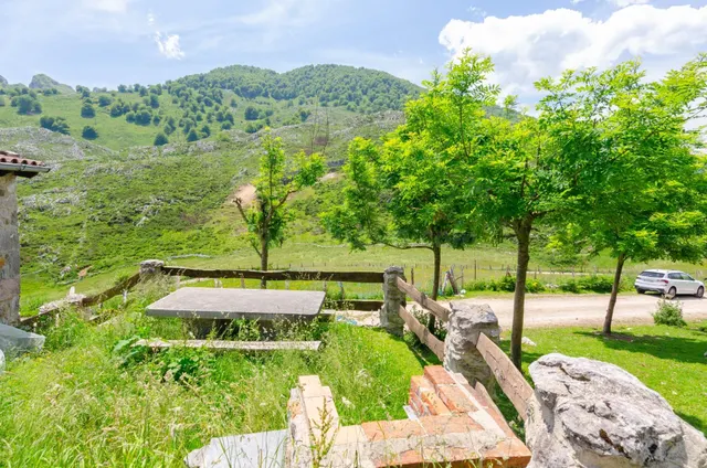 CABAÑA DE PIEDRA EN EL CORAZÓN DE LOS PICOS DE EUROPA - foto 4