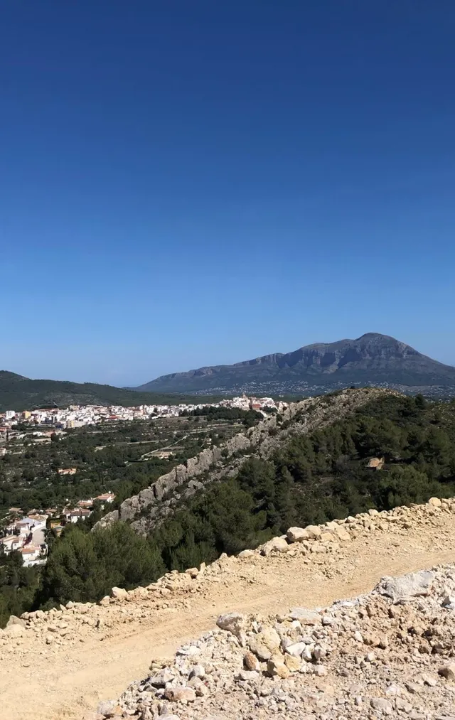Preciosa promoción de obra nueva con vistas al mar y a la montaña en un entorno privilegiado de Beni — 19