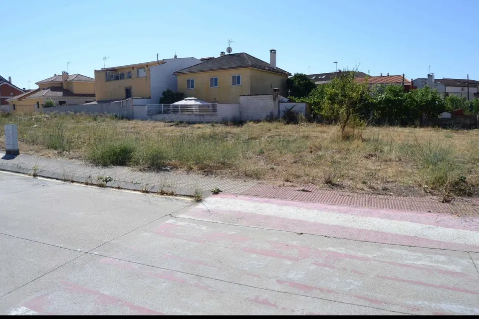 Urbis te ofrece un estupendo solar en venta en Ciudad Rodrigo, Salamanca.