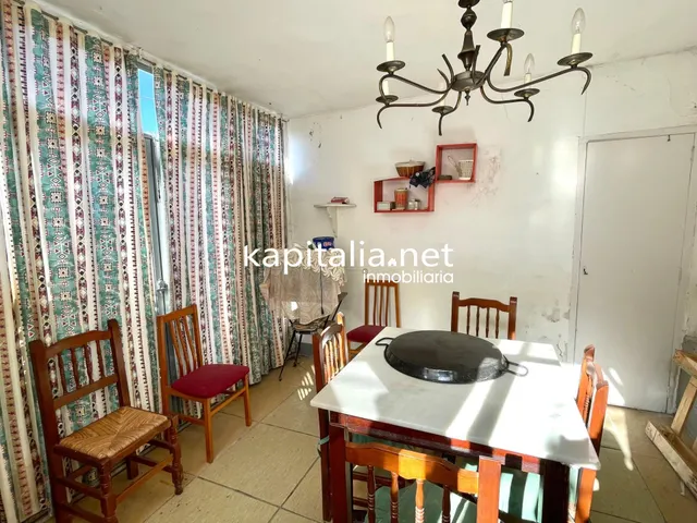 Casa a la venta en Ráfol de Salem. — 18