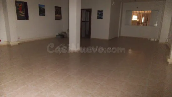 Local comercial 200m² en alquiler - CASAR DE CACERES - foto 3