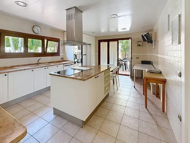 La casa que lo tiene todo en Cubelles - foto 4